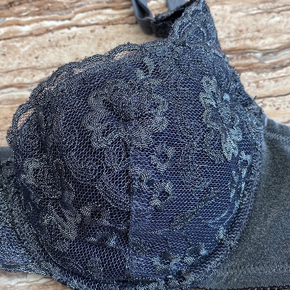 Fashion ladies bra in size 34A. Pewter/silver colouring with lace overlay. - Picture 2 of 8
